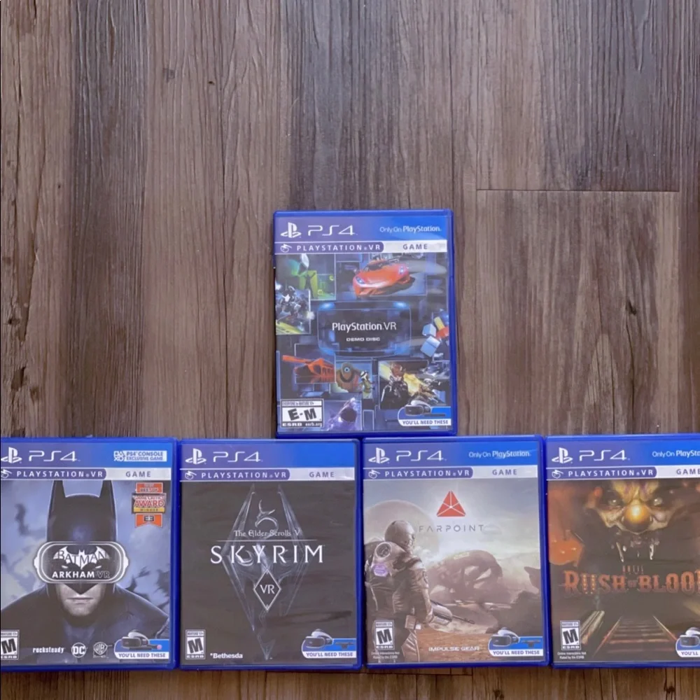 PSVR Headset Bundle - display Stand and Games Included